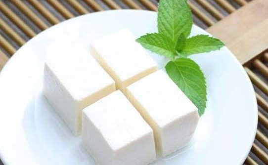 孕媽吃好才能孕好，孕期可以吃豆腐，但不能搭配這兩種食物